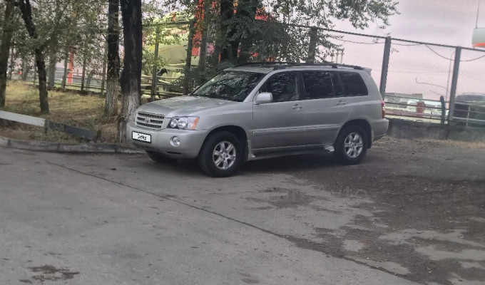 Toyota Highlander 2003 года