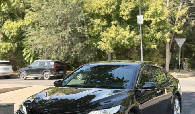 Toyota Camry 2019 года