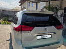 Toyota Sienna 2012 года