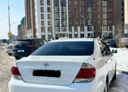 Toyota Camry 2005 года