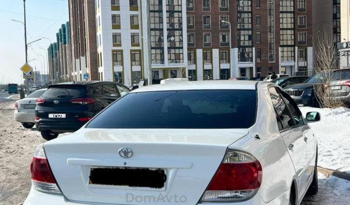 Toyota Camry 2005 года
