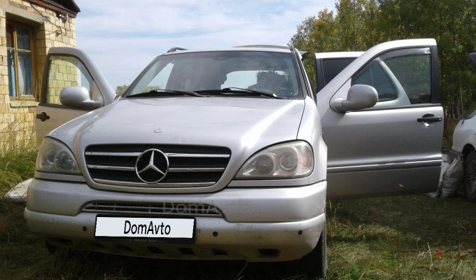 Mercedes-Benz ML-Класс 2001 года