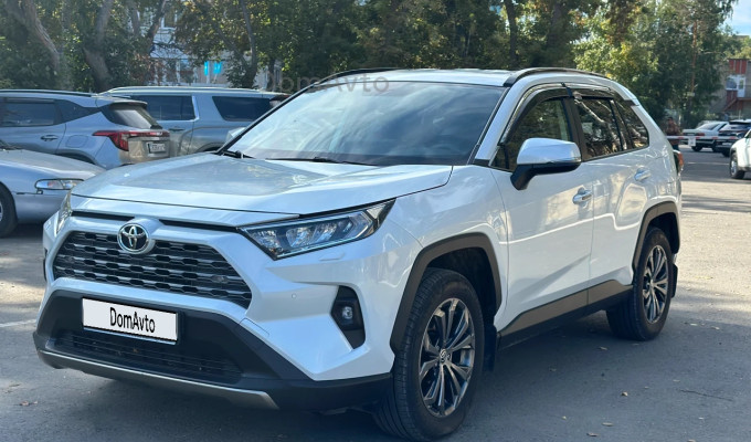 Toyota RAV4 2024 года