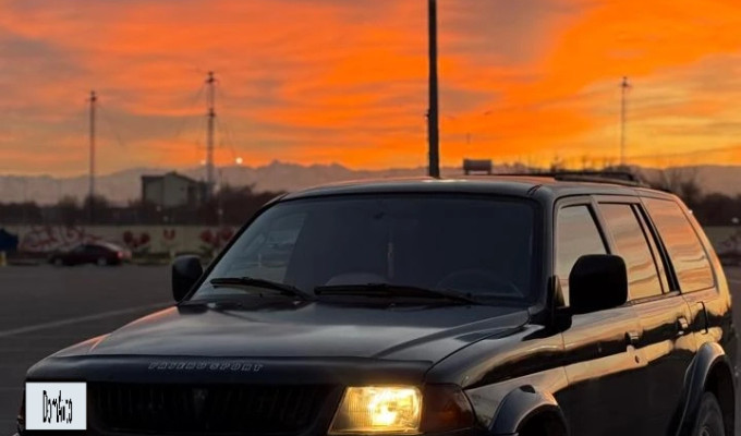 Mitsubishi Montero Sport 1998 года