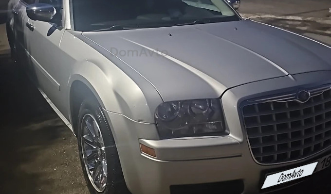 Chrysler 300C 2007 года