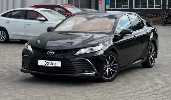 Toyota Camry 2022 года