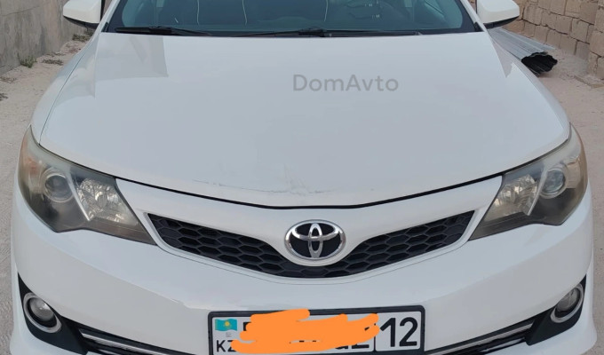 Toyota Camry 2012 года