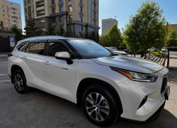 Toyota Highlander 2022 года