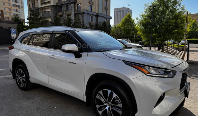 Toyota Highlander 2022 года