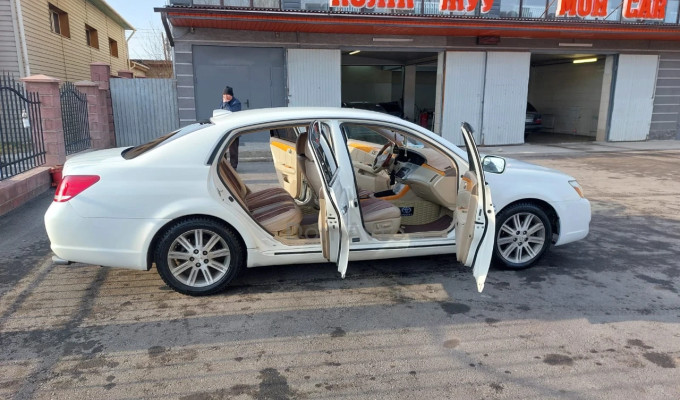 Toyota Avalon 2006 года