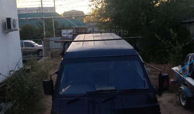 Mitsubishi Delica 1993 года