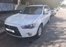 Mitsubishi Outlander 2012 года