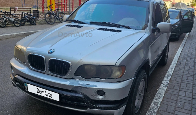 BMW X5 2001 года