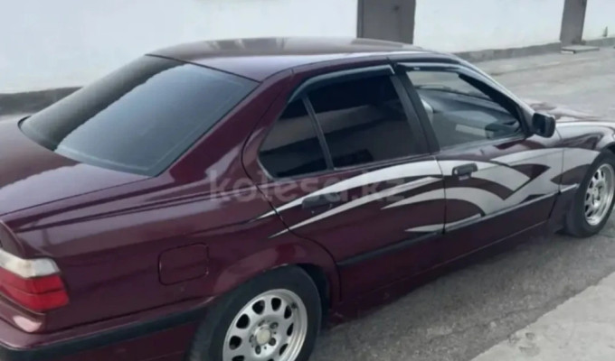 BMW 3 серия 1992 года
