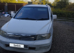Mitsubishi Chariot 1998 года