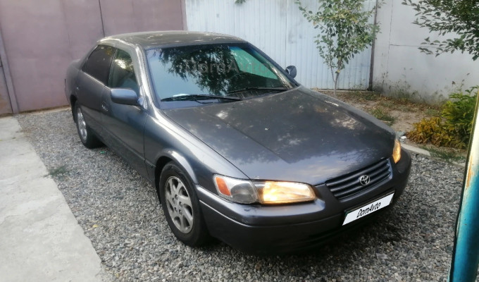 Toyota Camry 1998 года