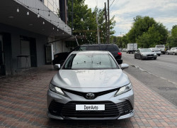 Toyota Camry 2023 года