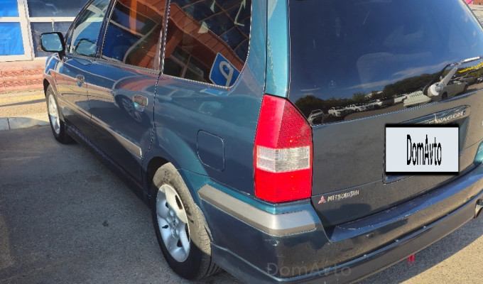 Mitsubishi Space Wagon 1998 года