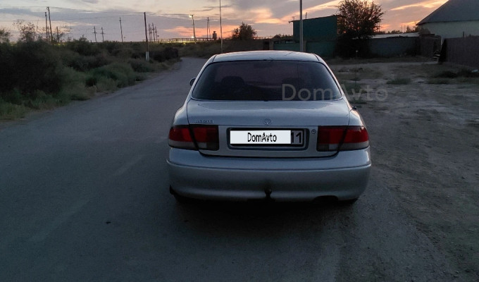 Mazda Cronos 1996 года