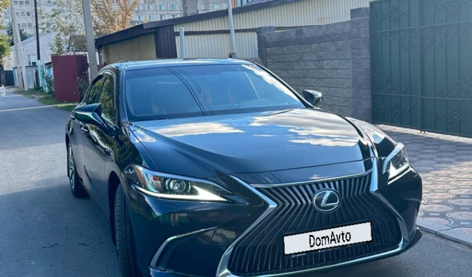 Lexus ES 2019 года
