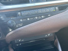 Lexus ES 2019 года