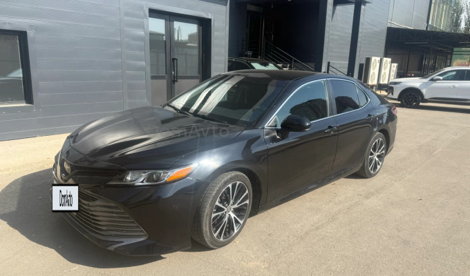 Toyota Camry 2020 года