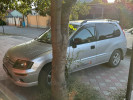 Mitsubishi Space Runner 2000 года