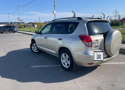 Toyota RAV4 2006 года