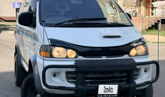 Mitsubishi Delica 1995 года