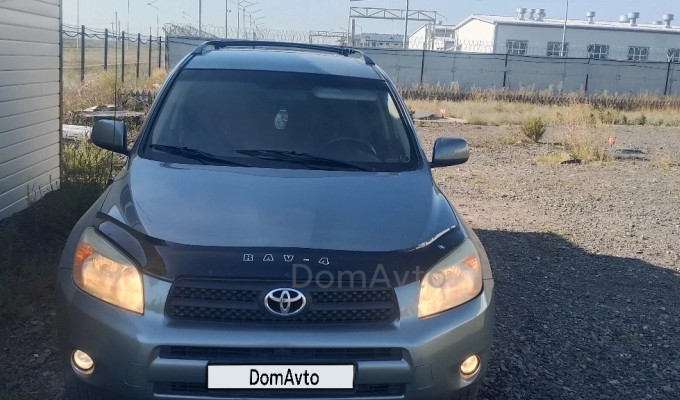 Toyota RAV4 2007 года