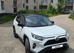 Toyota RAV4 2021 года