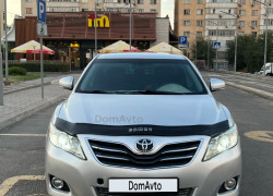 Toyota Camry 2010 года