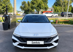 Hyundai Elantra 2024 года