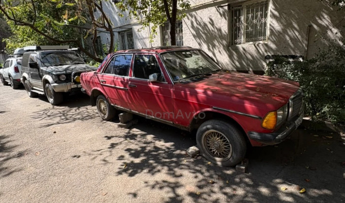 Mercedes-Benz E-Класс 1982 года
