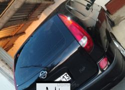 Nissan Almera Tino 2003 года