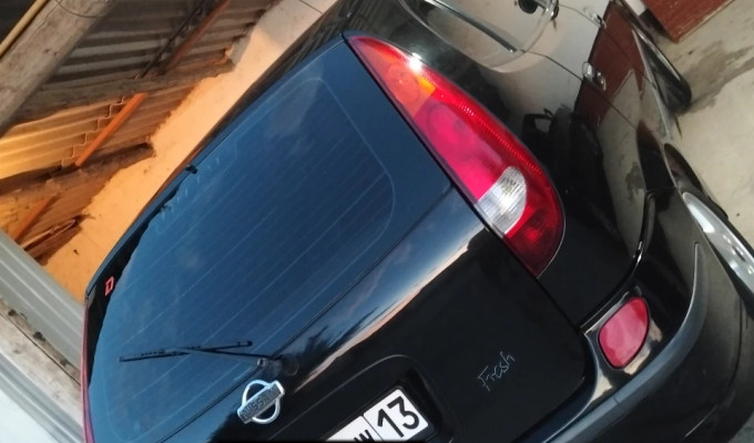 Nissan Almera Tino 2003 года