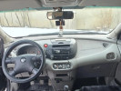 Nissan Almera Tino 2003 года