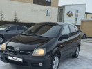 Nissan Almera Tino 2003 года