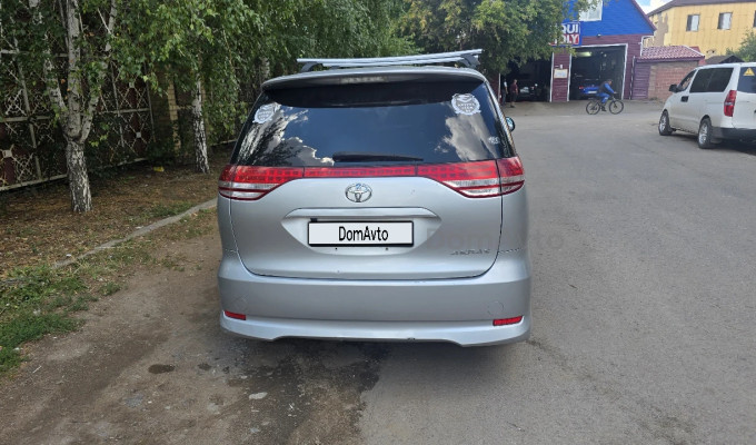 Toyota Estima 2006 года