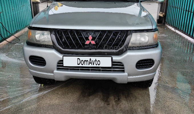 Mitsubishi Montero Sport 2000 года