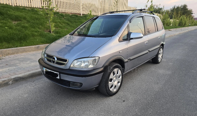 Opel Zafira 2003 года