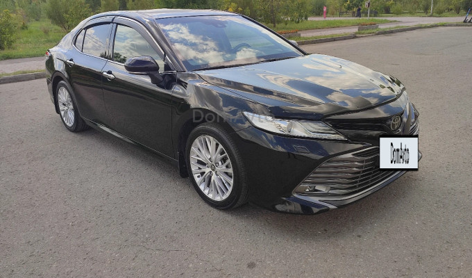 Toyota Camry 2020 года