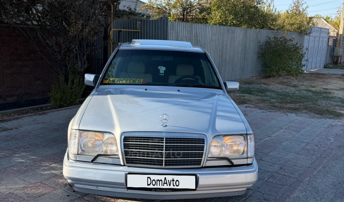Mercedes-Benz E-Класс 1995 года