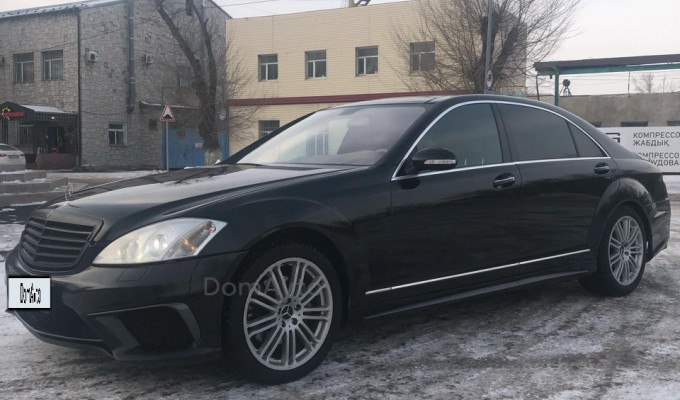 Mercedes-Benz S-Класс 2006 года