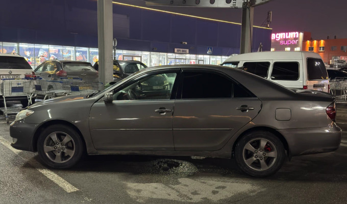Toyota Camry 2005 года