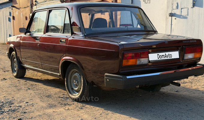 ВАЗ (Lada) 2107 2011 года