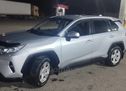 Toyota RAV4 2021 года