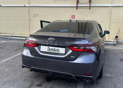 Toyota Camry 2021 года