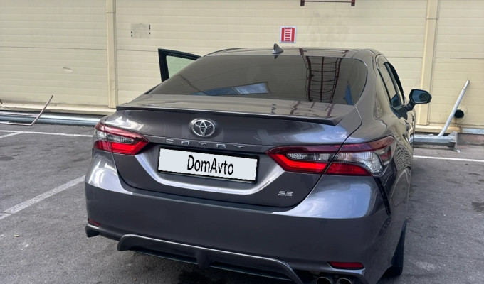 Toyota Camry 2021 года