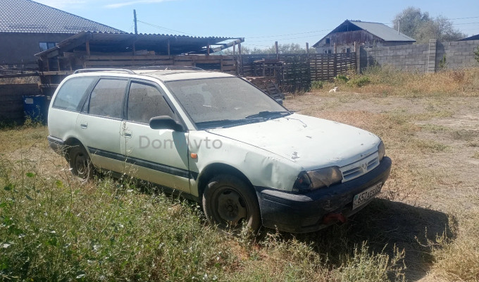 Nissan Primera 1992 года